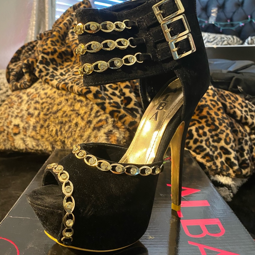 Black and gold chain high heels